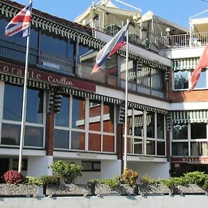  Hotel Carillon